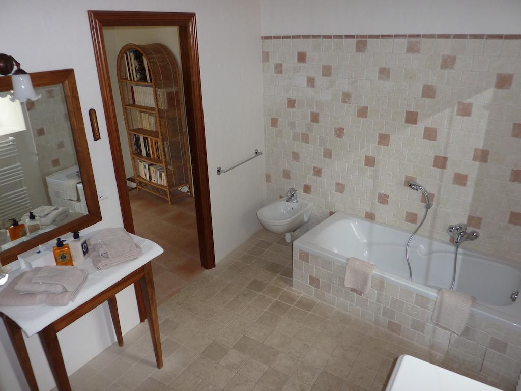 Le Mas Del Sol Acomodação com café da manhã Bonnieux Quarto foto